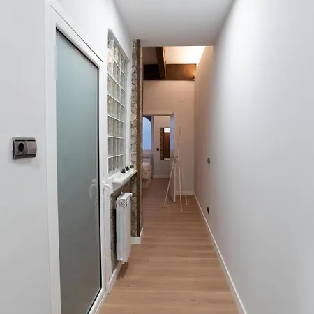 Céntrico, Junto A Estación De Bus/tren, Y Playas *