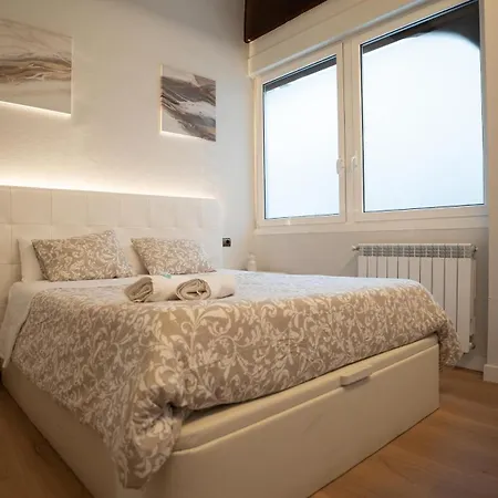 Céntrico, Junto A Estación De Bus/tren, Y Playas