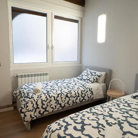 Céntrico, Junto A Estación De Bus/tren, Y Playas *