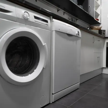 Céntrico, Junto A Estación De Bus/tren, Y Playas Appartamento