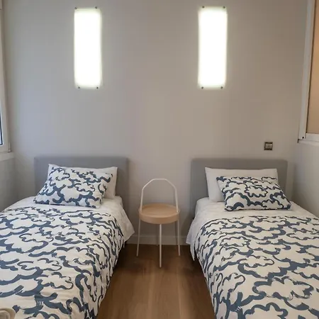 Centrico, Junto A Estacion De Bus/tren, Y Playas *