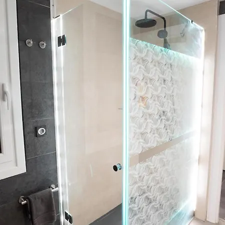 Centrico, Junto A Estacion De Bus/tren, Y Playas * Σαν Σεμπαστιάν